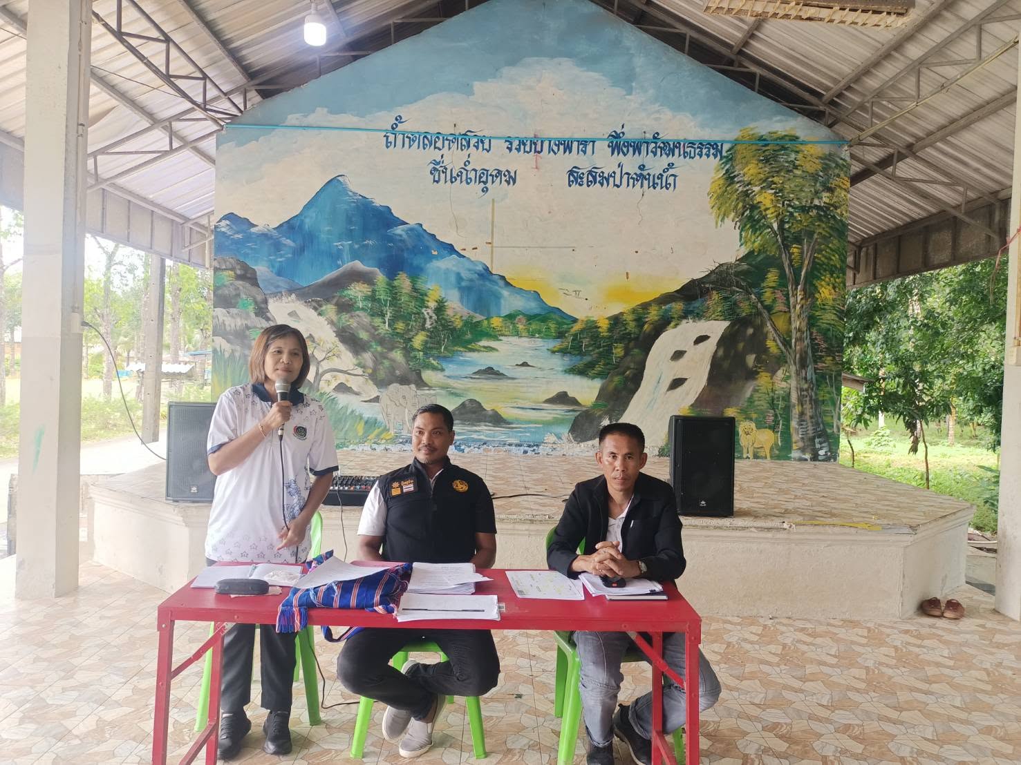  พช.ทุ่งสง : เข้าร่วมประชุมประจำเดือนบ้านถ้ำตลอด หมู่ที่ 4 ตำบลน้ำตก ชี้แจงข้อราชการ ติดตามงานพัฒนาชุมชน 